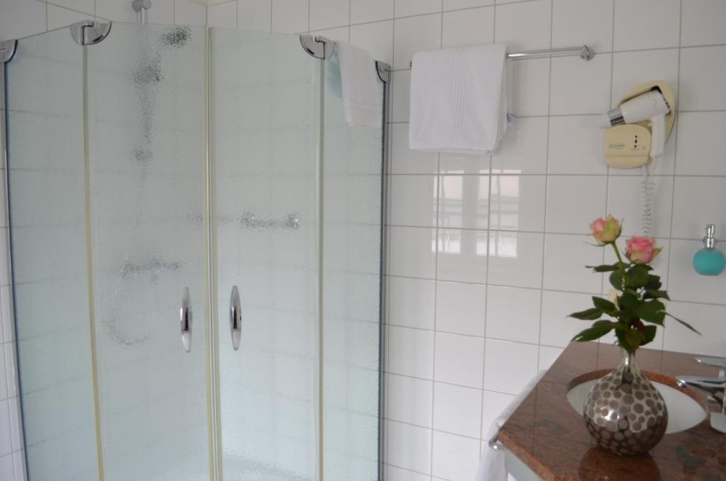 Hotel Kinnen Berdorf Zimmer foto